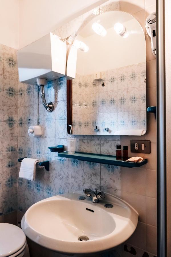 Hotel Bellavista ปอนเตดีเลโญ ภายนอก รูปภาพ